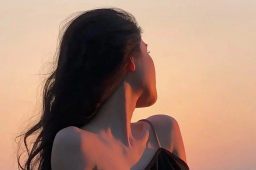 网红作家杨本芬承认抄袭并致歉快评：同样是抄袭为什么郭敬明被骂到退圈杨本芬却被原谅？